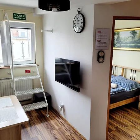 - Centre Main Station 170m Apartment