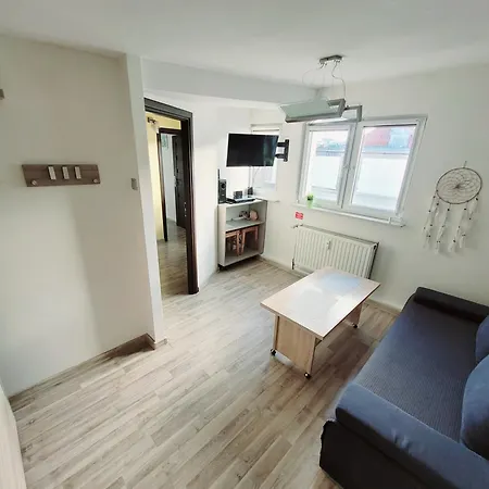 - Centre Main Station 170m Apartment