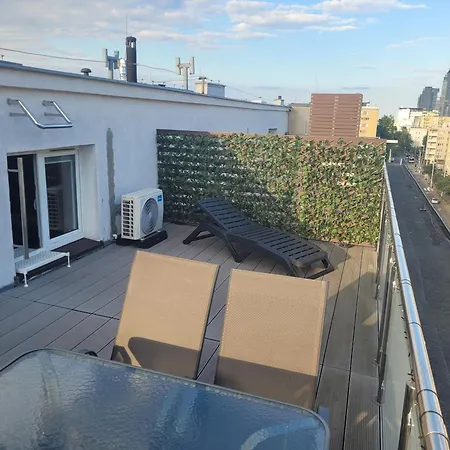 - Centre Main Station 170m * גדינייה