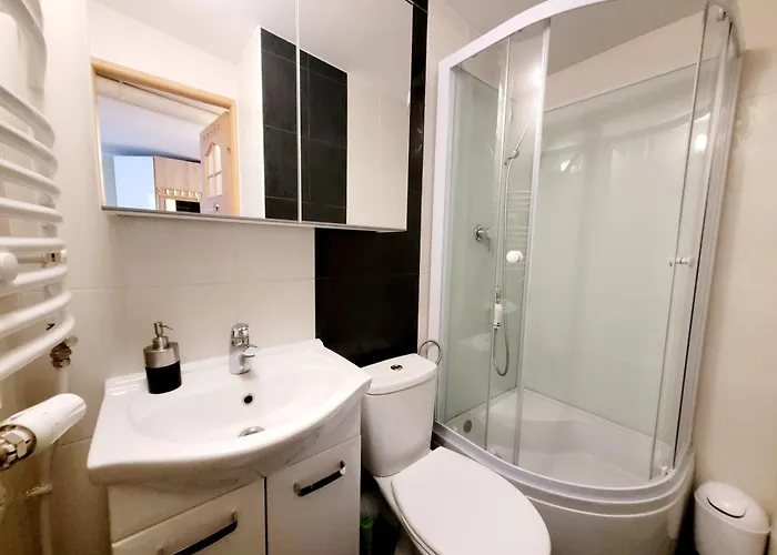 - Centre Main Station 170m Гдиня