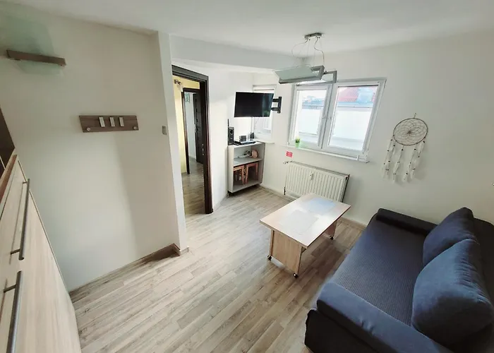 - Centre Main Station 170m Апартаменти