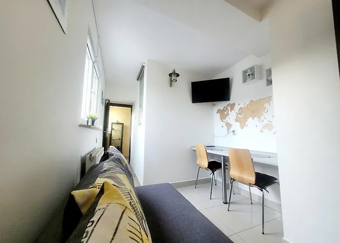 Апартаменти - Centre Main Station 170m *