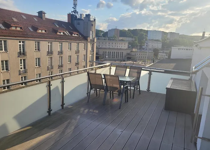 - Centre Main Station 170m Апартаменти