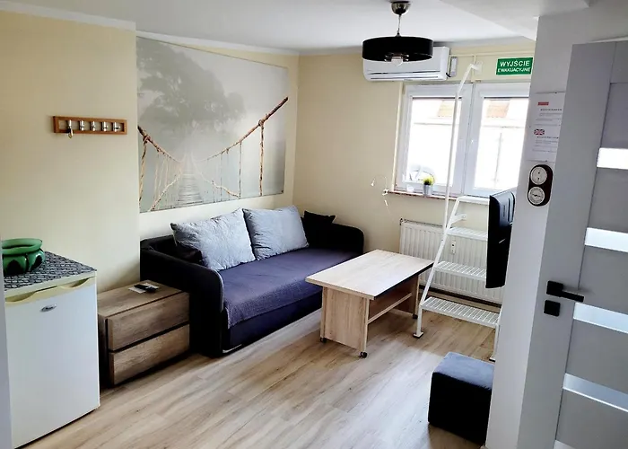 - Centre Main Station 170m Апартаменти Гдиня